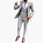Men's Suit with Vest and Breathable Fabric for All Seasons