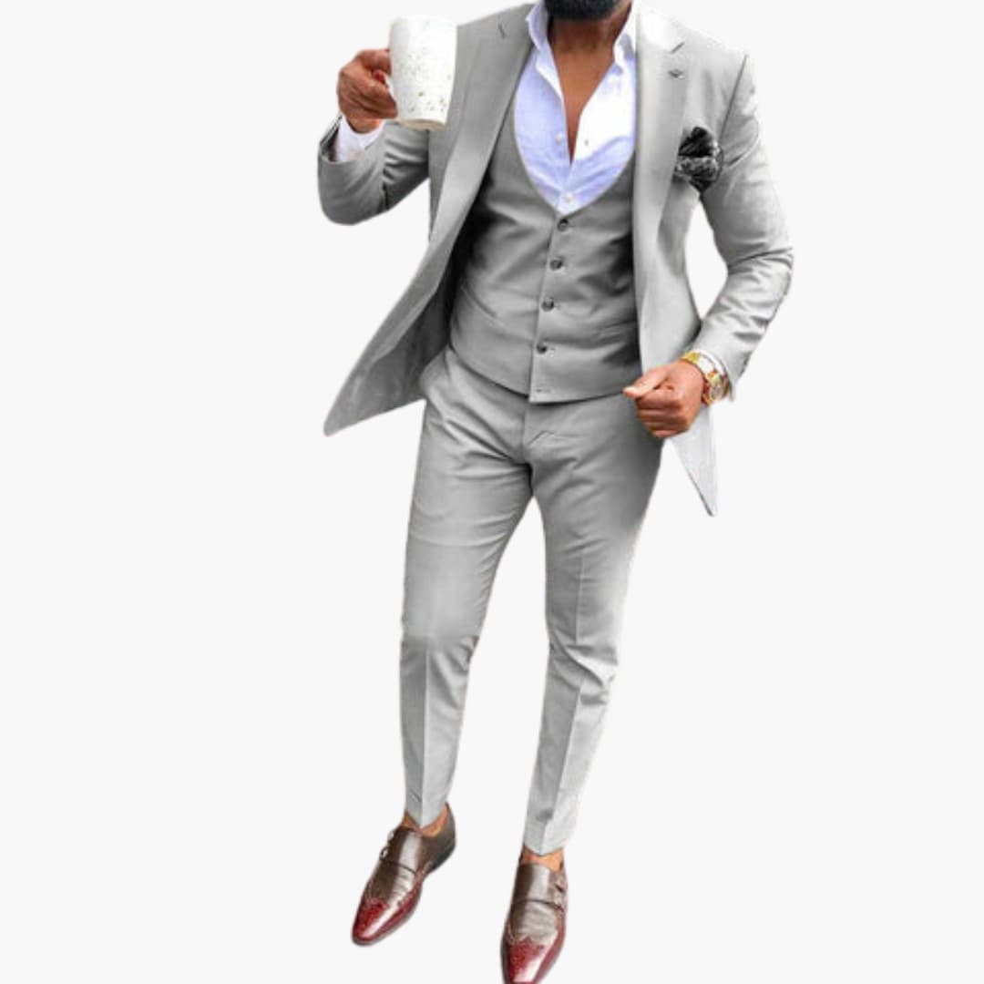 2_31_189bf05a-6b5e-4dfd-afc2-83fb70a9e0c2.jpg Men's Suit with Vest and Breathable Fabric for All Seasons - Image 1