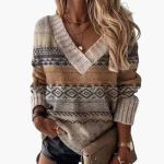 Women's V-Neck Sweater with Animal Print Pattern - Image 4
