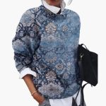 Women's pullover with round neckline and geometric pattern - Image 3