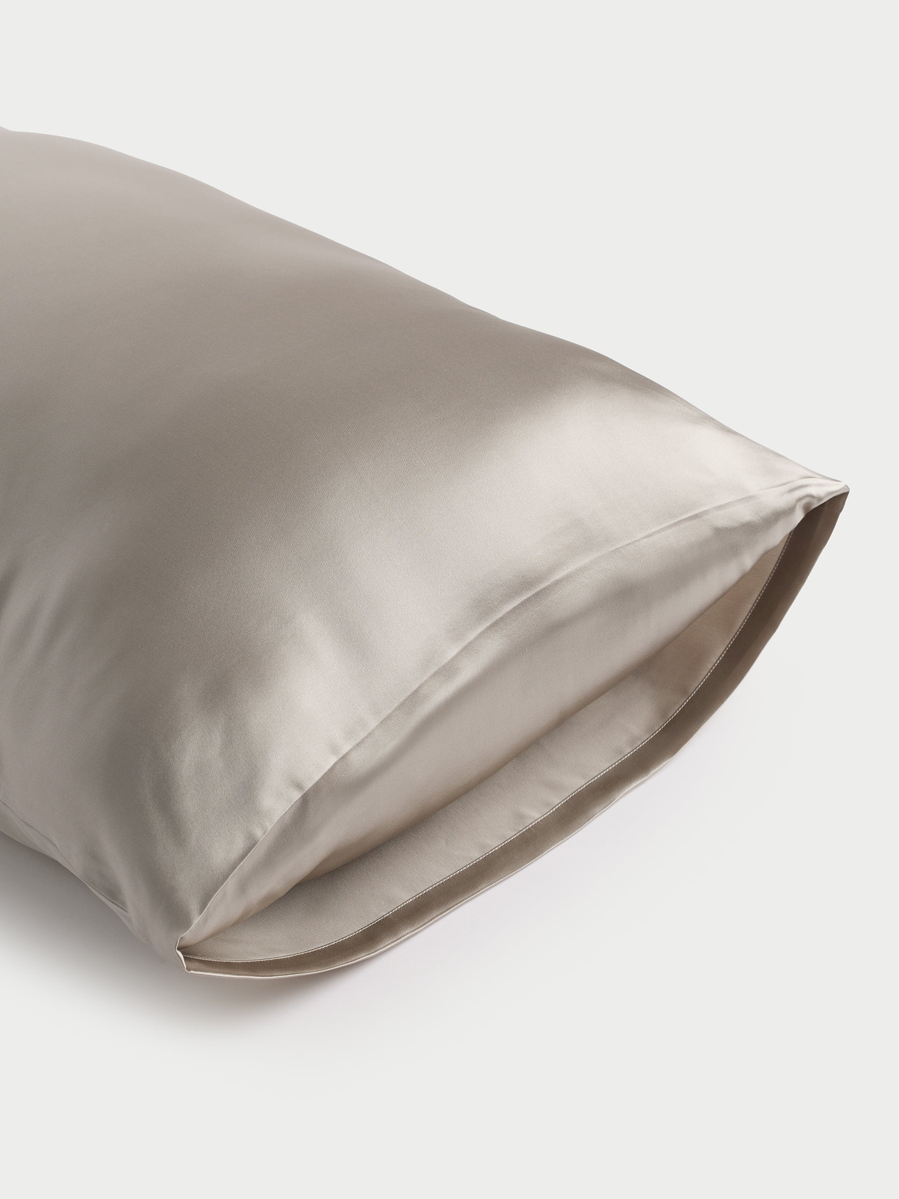 5_Dovegrey_Silkpillowcase_1.jpg Silk Pillowcase - Image 1