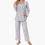 Women's Pajama Set with Long Sleeves and Star Pattern - Image 4