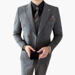 Men's Three-Piece Suit with Check Pattern and Lapel Collar - Image 4