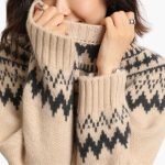 Women's Sweater with Round Neck and Knit Pattern - Image 3