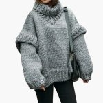 Women's oversized sweater with a roll neck and ribbed hem